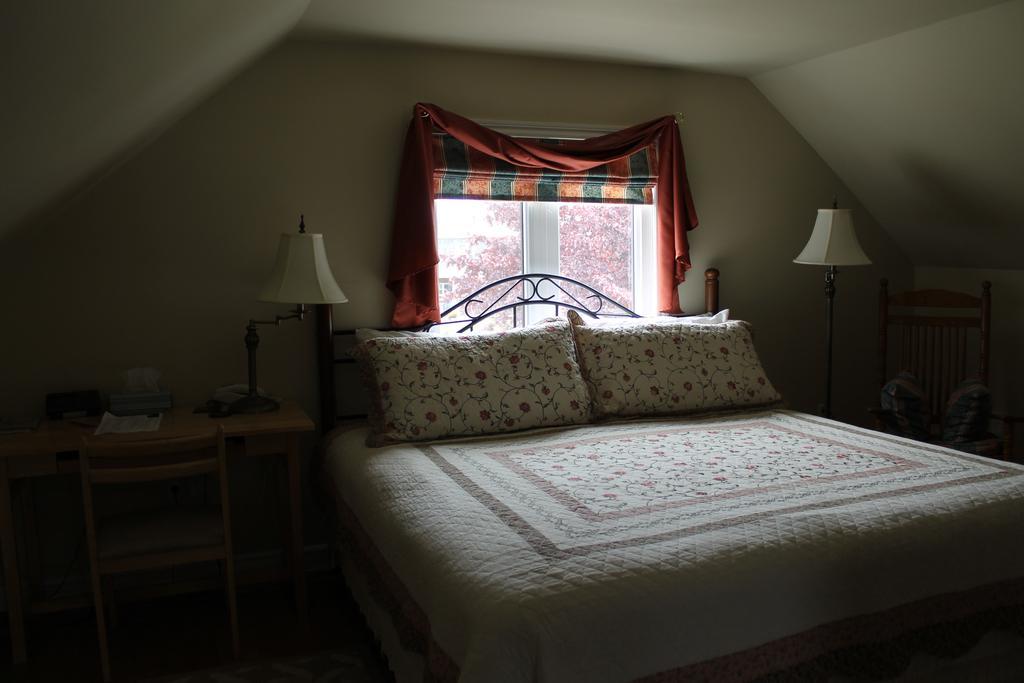 Mackenzie House B&B by Elevate Rooms Port Hawkesbury Zimmer foto