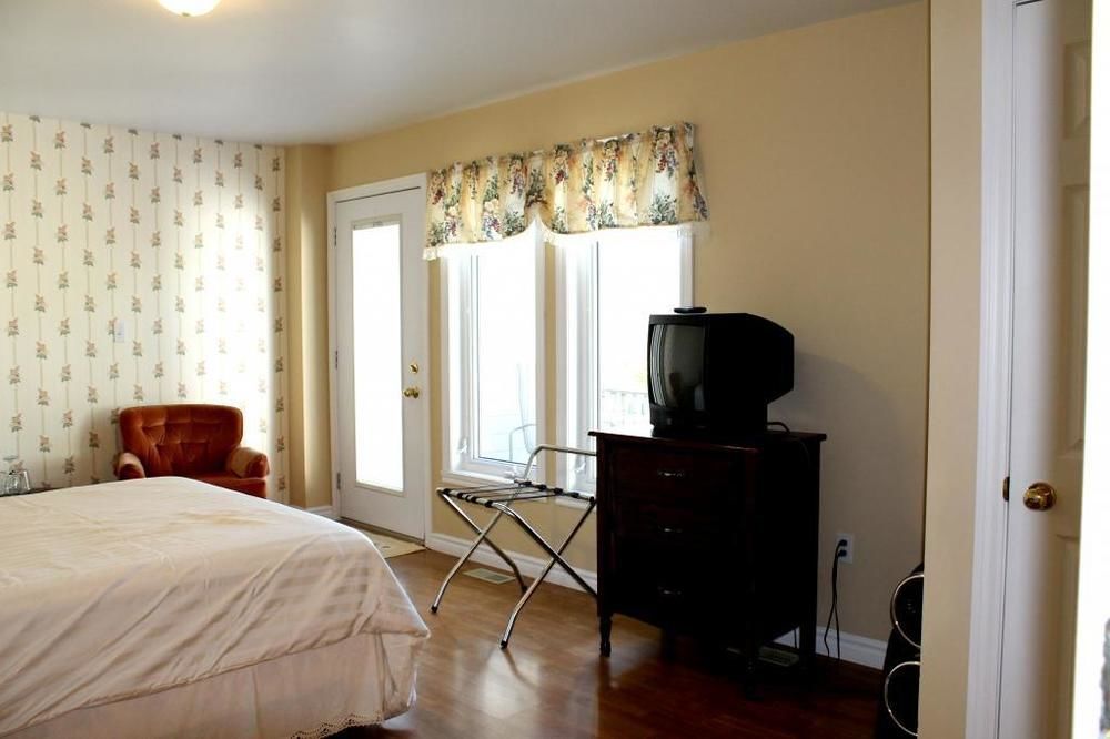 Mackenzie House B&B by Elevate Rooms Port Hawkesbury Exterior foto