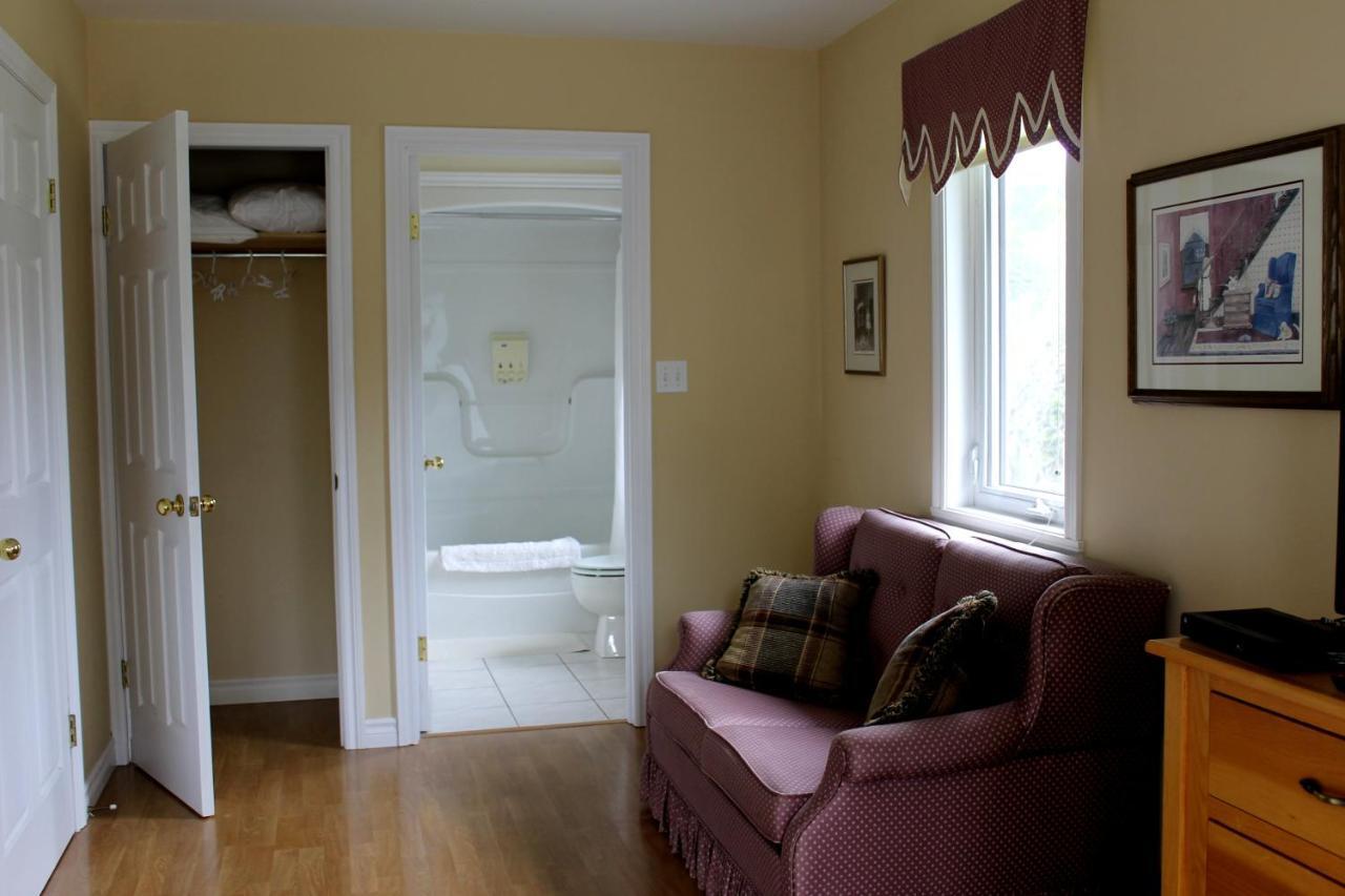 Mackenzie House B&B by Elevate Rooms Port Hawkesbury Exterior foto