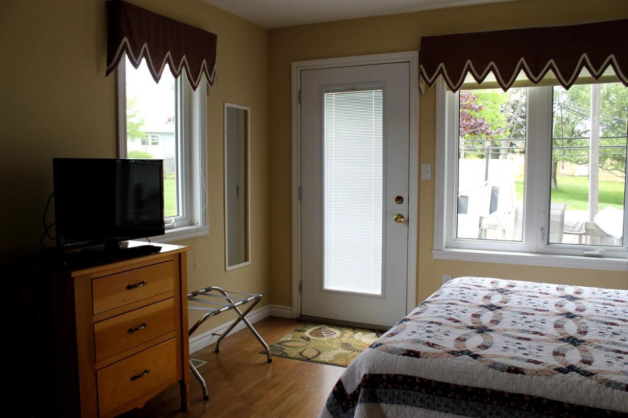 Mackenzie House B&B by Elevate Rooms Port Hawkesbury Exterior foto